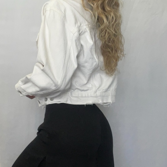 Stylish White Oversized Fit Denim Jacket - Picture 5 of 9